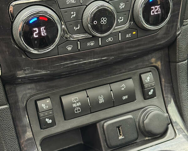 Чорний Бьюік Енклейв, об'ємом двигуна 3.56 л та пробігом 175 тис. км за 13999 $, фото 13 на Automoto.ua