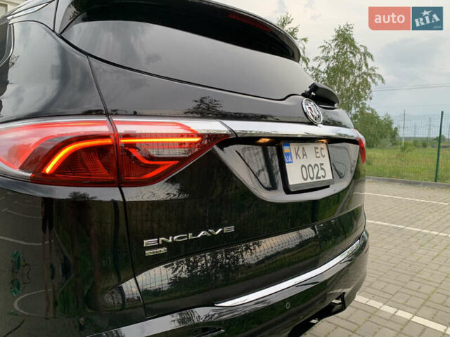 Черный Бьюик Энклейв, объемом двигателя 3.56 л и пробегом 17 тыс. км за 36800 $, фото 4 на Automoto.ua