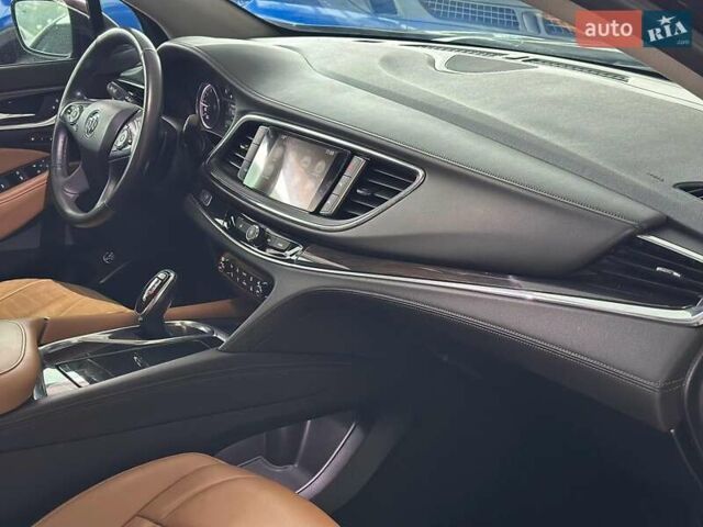 Красный Бьюик Энклейв, объемом двигателя 3.6 л и пробегом 72 тыс. км за 22940 $, фото 15 на Automoto.ua