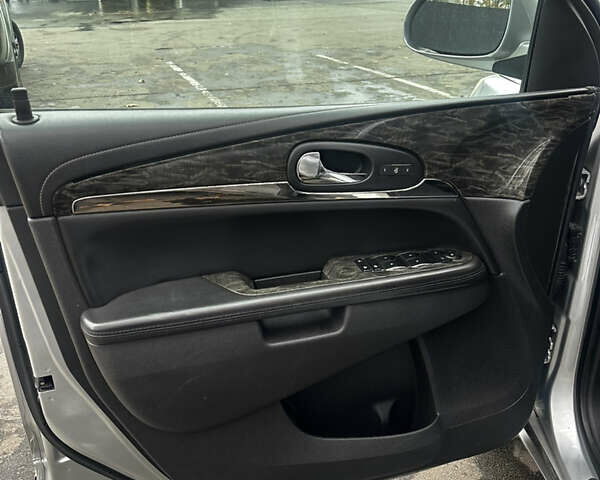 Серый Бьюик Энклейв, объемом двигателя 3.56 л и пробегом 263 тыс. км за 12499 $, фото 20 на Automoto.ua