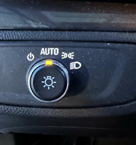 Белый Бьюик Энкоре, объемом двигателя 1.36 л и пробегом 65 тыс. км за 12000 $, фото 16 на Automoto.ua