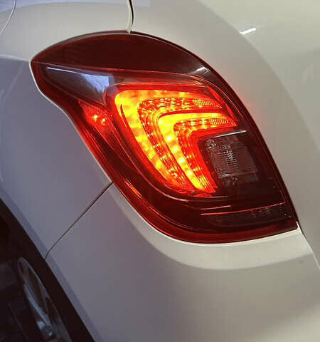 Белый Бьюик Энкоре, объемом двигателя 1.36 л и пробегом 65 тыс. км за 12000 $, фото 10 на Automoto.ua