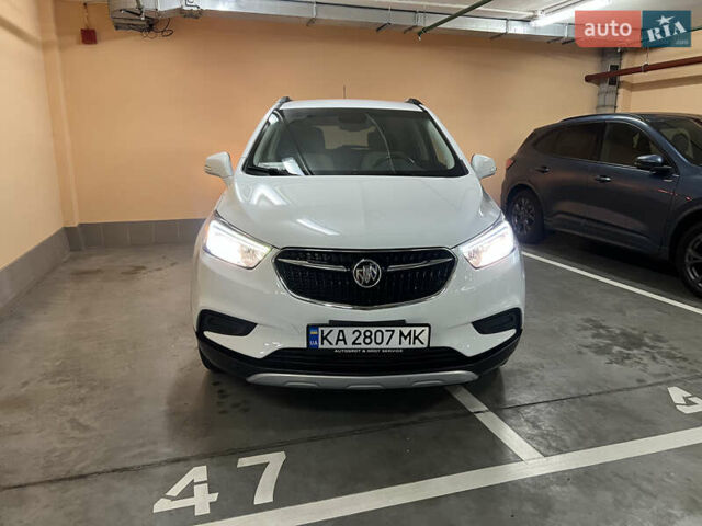 Бьюик Энкоре 2019 в Киеве на Automoto.ua Белый Бьюик Энкоре, объемом двигателя 1.36 л и пробегом 76 тыс. км за 14500 $, фото 1 на Automoto.ua
