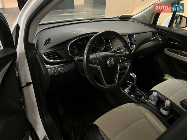 Бьюик Энкоре 2019 в Киеве на Automoto.ua Белый Бьюик Энкоре, объемом двигателя 1.36 л и пробегом 76 тыс. км за 14500 $, фото 5 на Automoto.ua
