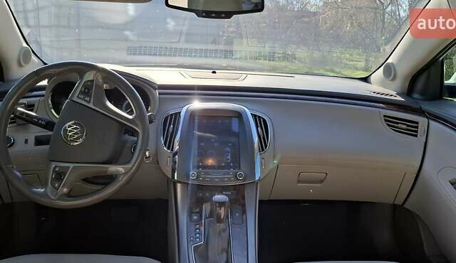 Білий Бьюік LaCrosse, об'ємом двигуна 2.38 л та пробігом 159 тис. км за 11500 $, фото 12 на Automoto.ua