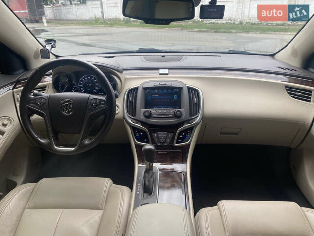 Белый Бьюик ЛаКросс, объемом двигателя 2.4 л и пробегом 108 тыс. км за 10500 $, фото 7 на Automoto.ua