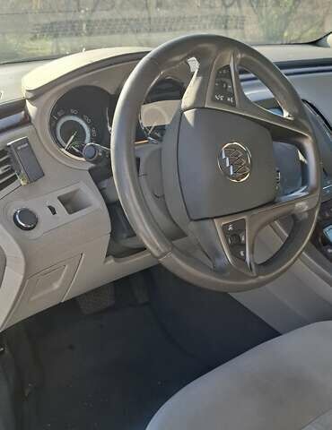 Білий Бьюік LaCrosse, об'ємом двигуна 2.38 л та пробігом 159 тис. км за 11500 $, фото 15 на Automoto.ua