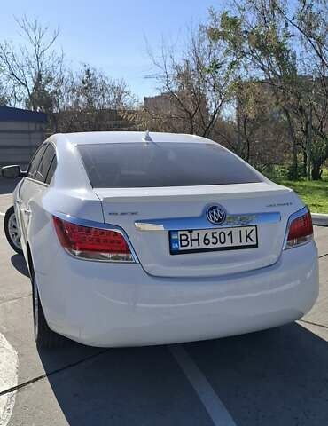 Білий Бьюік LaCrosse, об'ємом двигуна 2.38 л та пробігом 159 тис. км за 11500 $, фото 4 на Automoto.ua