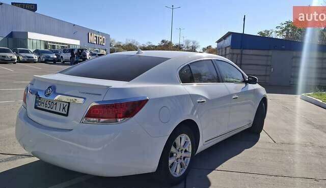 Білий Бьюік LaCrosse, об'ємом двигуна 2.38 л та пробігом 159 тис. км за 11500 $, фото 6 на Automoto.ua