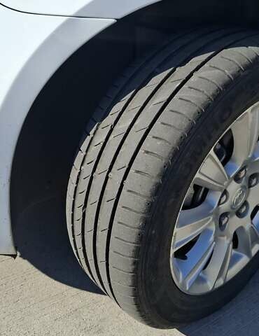 Білий Бьюік LaCrosse, об'ємом двигуна 2.38 л та пробігом 159 тис. км за 11500 $, фото 3 на Automoto.ua