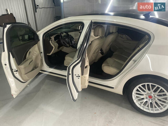 Белый Бьюик ЛаКросс, объемом двигателя 2.4 л и пробегом 108 тыс. км за 10500 $, фото 11 на Automoto.ua