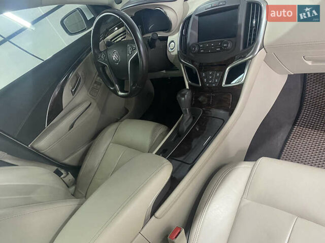 Белый Бьюик ЛаКросс, объемом двигателя 2.4 л и пробегом 92 тыс. км за 10500 $, фото 9 на Automoto.ua