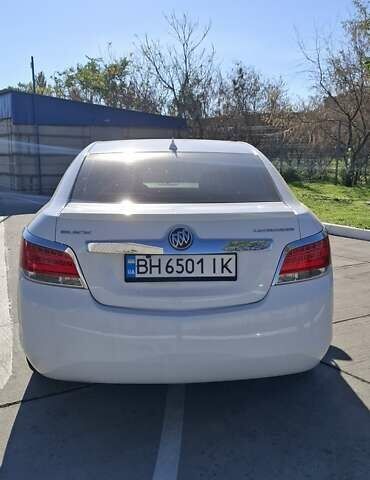 Білий Бьюік LaCrosse, об'ємом двигуна 2.38 л та пробігом 159 тис. км за 11500 $, фото 5 на Automoto.ua