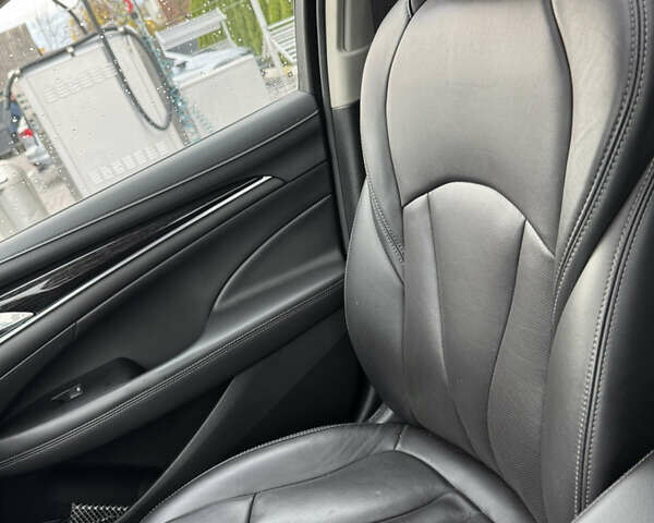 Белый Бьюик ЛаКросс, объемом двигателя 2.5 л и пробегом 110 тыс. км за 16000 $, фото 7 на Automoto.ua