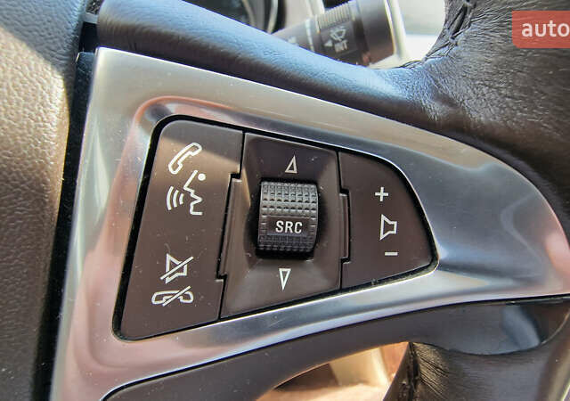 Белый Бьюик Регал, объемом двигателя 2 л и пробегом 165 тыс. км за 7999 $, фото 21 на Automoto.ua