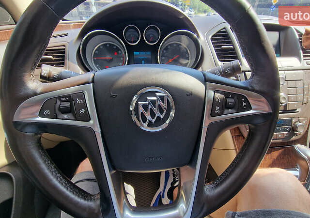 Белый Бьюик Регал, объемом двигателя 2 л и пробегом 165 тыс. км за 7999 $, фото 25 на Automoto.ua