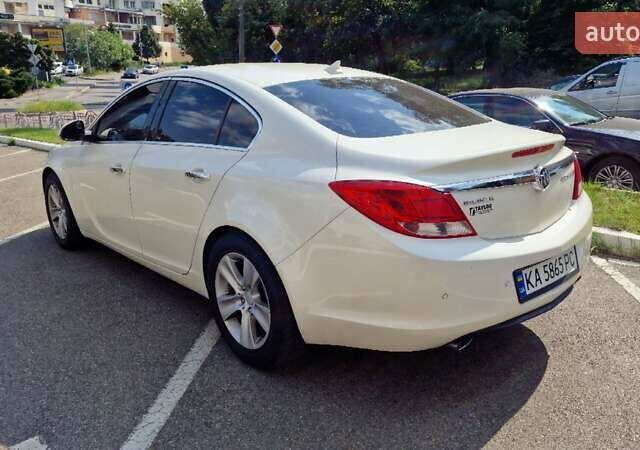 Белый Бьюик Регал, объемом двигателя 2 л и пробегом 164 тыс. км за 8800 $, фото 6 на Automoto.ua