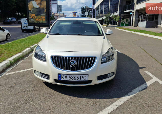 Белый Бьюик Регал, объемом двигателя 2 л и пробегом 165 тыс. км за 7999 $, фото 10 на Automoto.ua