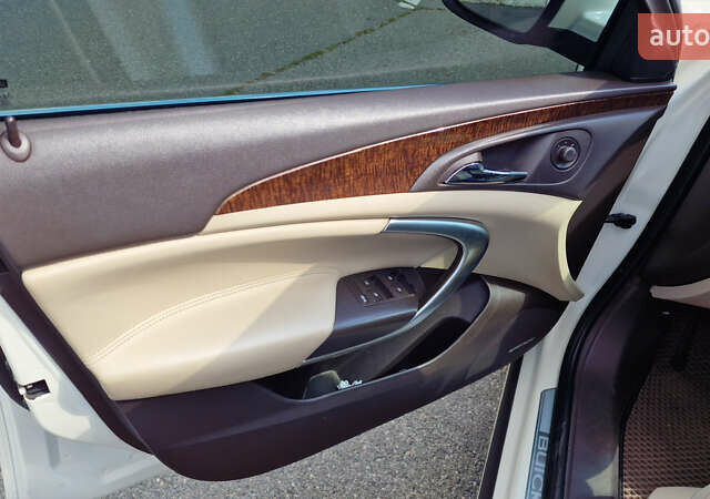 Белый Бьюик Регал, объемом двигателя 2 л и пробегом 165 тыс. км за 7999 $, фото 16 на Automoto.ua