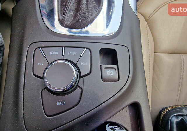 Белый Бьюик Регал, объемом двигателя 2 л и пробегом 165 тыс. км за 7999 $, фото 24 на Automoto.ua