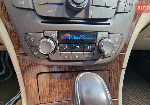 Белый Бьюик Регал, объемом двигателя 2 л и пробегом 165 тыс. км за 7999 $, фото 23 на Automoto.ua