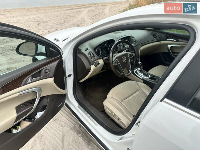 Белый Бьюик Регал, объемом двигателя 2 л и пробегом 167 тыс. км за 8500 $, фото 10 на Automoto.ua