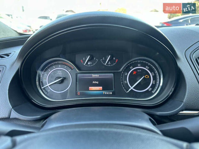 Білий Бьюік Regal, об'ємом двигуна 2 л та пробігом 149 тис. км за 7900 $, фото 15 на Automoto.ua