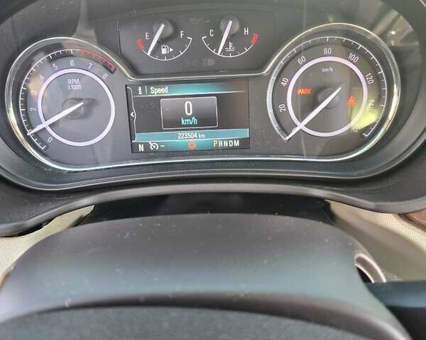 Білий Бьюік Regal, об'ємом двигуна 2 л та пробігом 223 тис. км за 9000 $, фото 2 на Automoto.ua