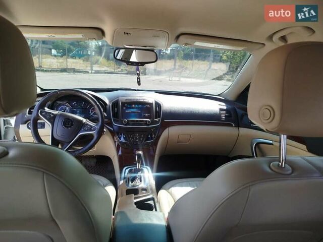 Білий Бьюік Regal, об'ємом двигуна 2 л та пробігом 109 тис. км за 11000 $, фото 2 на Automoto.ua