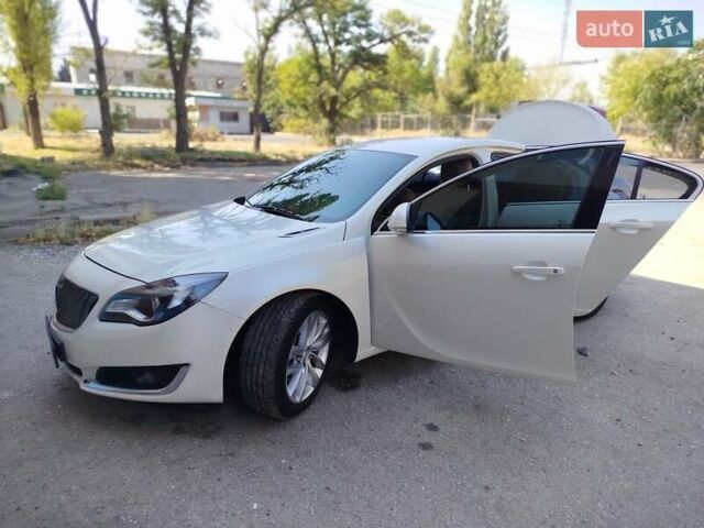 Белый Бьюик Регал, объемом двигателя 2 л и пробегом 106 тыс. км за 12000 $, фото 22 на Automoto.ua
