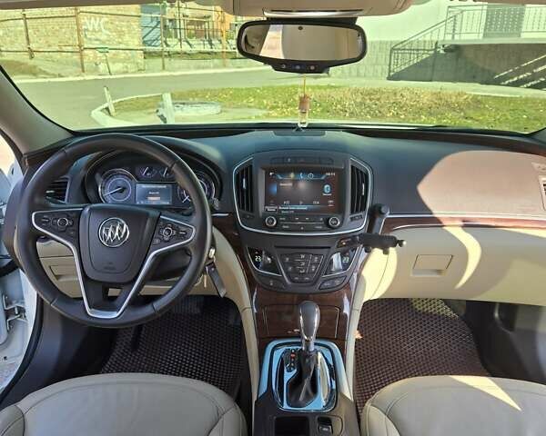 Білий Бьюік Regal, об'ємом двигуна 2 л та пробігом 223 тис. км за 9000 $, фото 5 на Automoto.ua