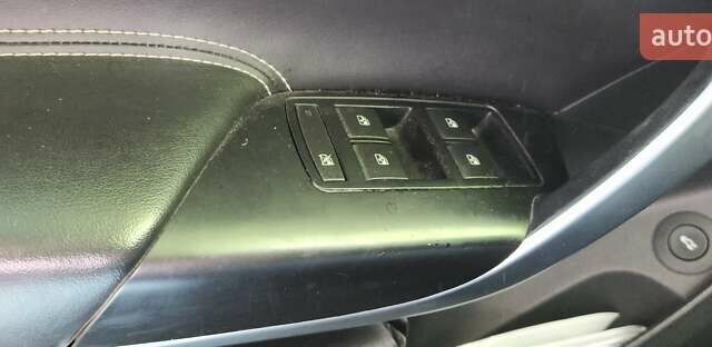 Белый Бьюик Регал, объемом двигателя 2 л и пробегом 175 тыс. км за 9600 $, фото 7 на Automoto.ua