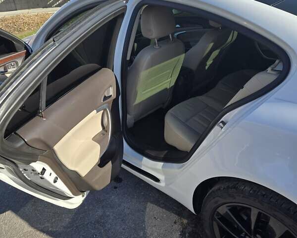 Білий Бьюік Regal, об'ємом двигуна 2 л та пробігом 223 тис. км за 9000 $, фото 6 на Automoto.ua