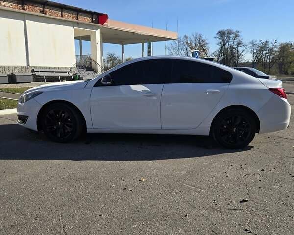 Білий Бьюік Regal, об'ємом двигуна 2 л та пробігом 223 тис. км за 9000 $, фото 7 на Automoto.ua