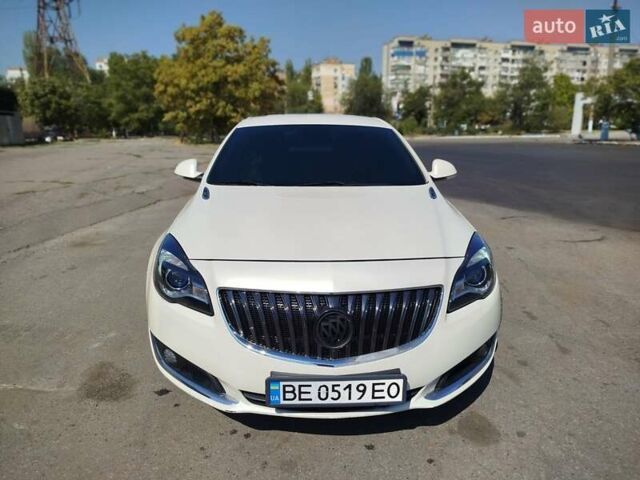 Белый Бьюик Регал, объемом двигателя 2 л и пробегом 106 тыс. км за 12000 $, фото 20 на Automoto.ua