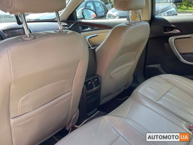 Белый Бьюик Регал, объемом двигателя 2 л и пробегом 134 тыс. км за 10999 $, фото 12 на Automoto.ua