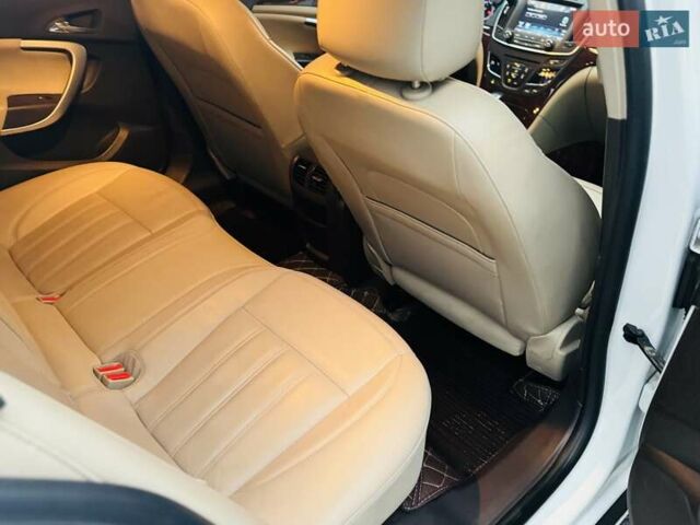 Білий Бьюік Regal, об'ємом двигуна 2 л та пробігом 148 тис. км за 7600 $, фото 11 на Automoto.ua