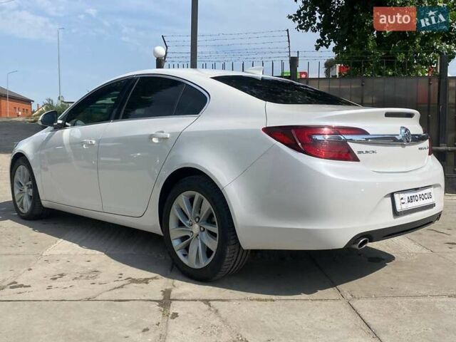 Белый Бьюик Регал, объемом двигателя 2 л и пробегом 125 тыс. км за 9990 $, фото 6 на Automoto.ua