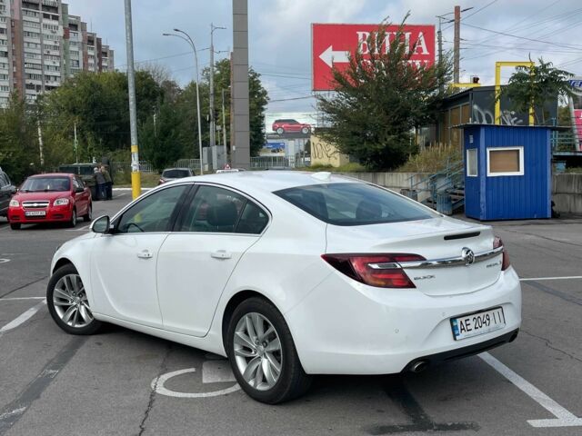 Белый Бьюик Регал, объемом двигателя 2 л и пробегом 130 тыс. км за 9700 $, фото 4 на Automoto.ua