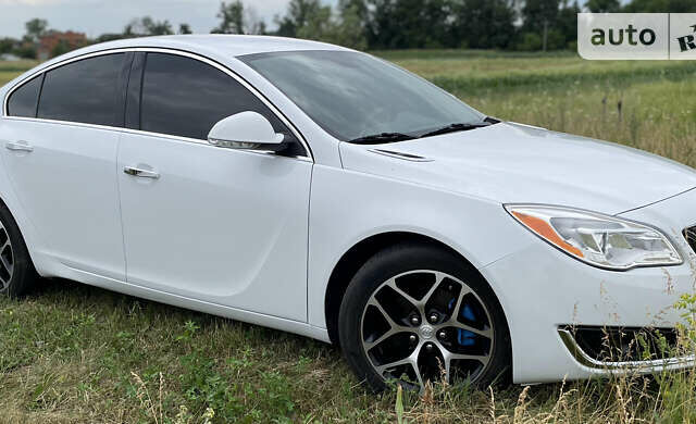 Белый Бьюик Регал, объемом двигателя 2 л и пробегом 136 тыс. км за 11000 $, фото 7 на Automoto.ua