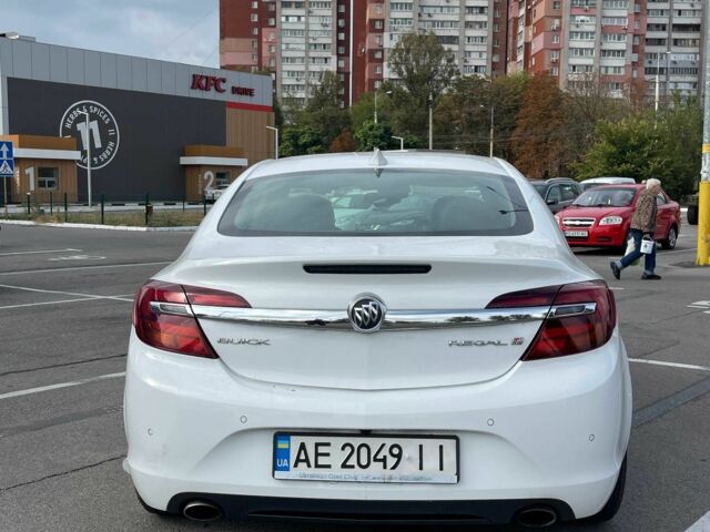 Белый Бьюик Регал, объемом двигателя 2 л и пробегом 130 тыс. км за 9700 $, фото 6 на Automoto.ua