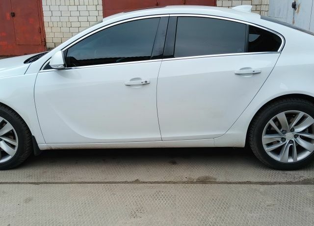 Белый Бьюик Регал, объемом двигателя 2 л и пробегом 135 тыс. км за 10200 $, фото 3 на Automoto.ua