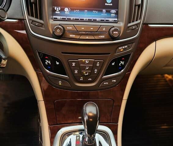 Білий Бьюік Regal, об'ємом двигуна 2 л та пробігом 148 тис. км за 7600 $, фото 13 на Automoto.ua