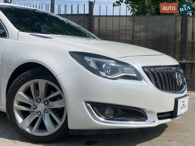 Белый Бьюик Регал, объемом двигателя 2 л и пробегом 125 тыс. км за 9990 $, фото 3 на Automoto.ua