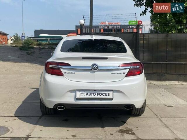 Белый Бьюик Регал, объемом двигателя 2 л и пробегом 125 тыс. км за 9990 $, фото 5 на Automoto.ua