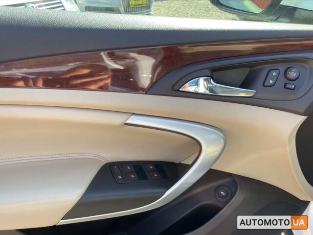 Белый Бьюик Регал, объемом двигателя 2 л и пробегом 134 тыс. км за 10999 $, фото 8 на Automoto.ua