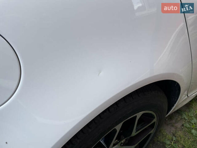 Белый Бьюик Регал, объемом двигателя 2 л и пробегом 136 тыс. км за 11000 $, фото 14 на Automoto.ua