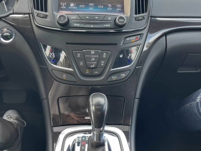 Белый Бьюик Регал, объемом двигателя 2 л и пробегом 130 тыс. км за 9700 $, фото 20 на Automoto.ua