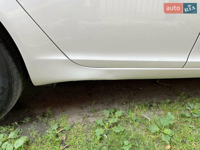 Белый Бьюик Регал, объемом двигателя 2 л и пробегом 136 тыс. км за 11000 $, фото 13 на Automoto.ua