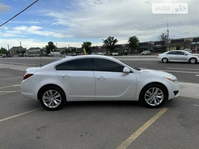 Белый Бьюик Регал, объемом двигателя 2 л и пробегом 66 тыс. км за 2000 $, фото 4 на Automoto.ua